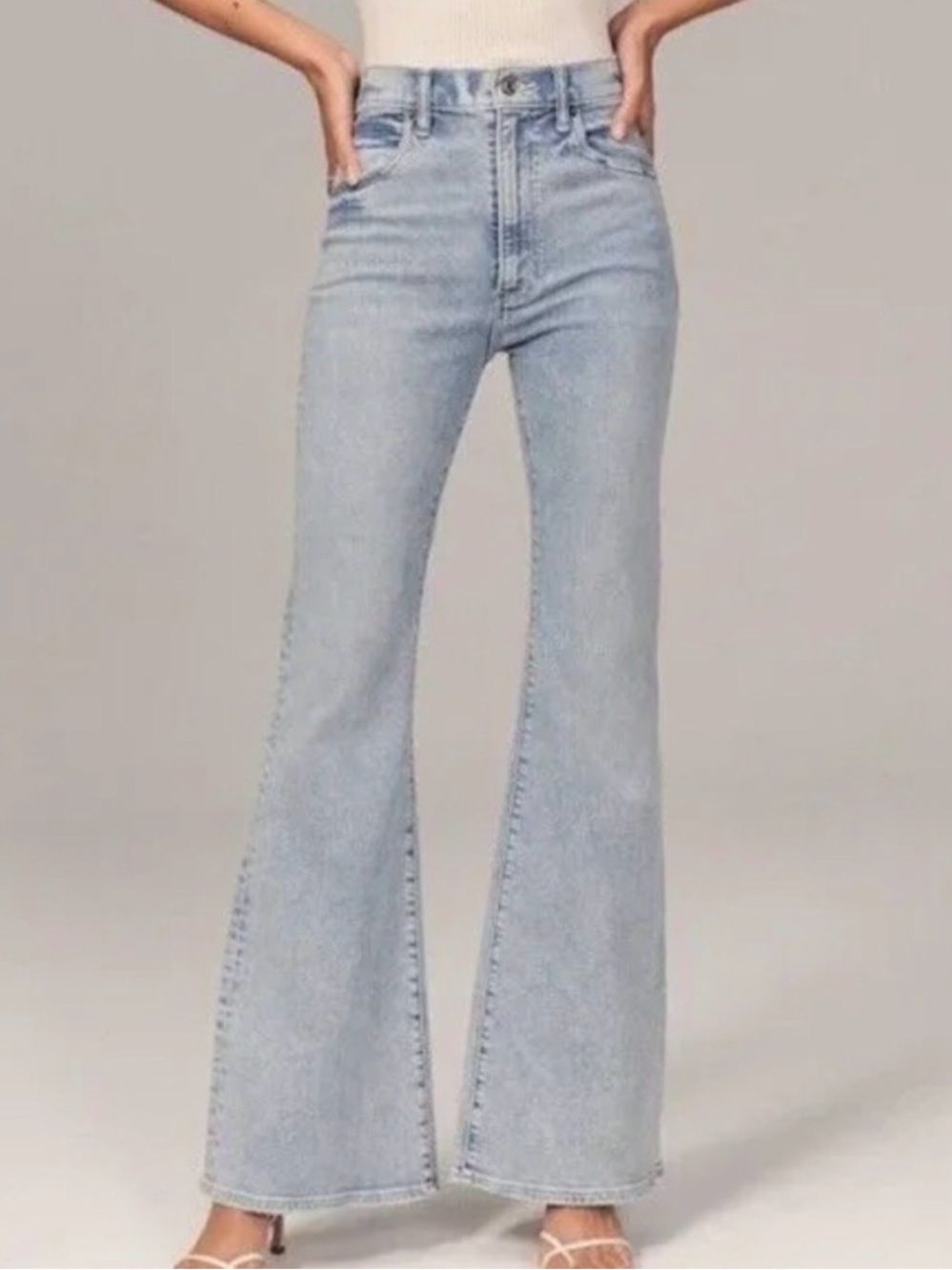 Abercrombie & Fitch - Ultra High Rise Flare Jeans - Curve Love